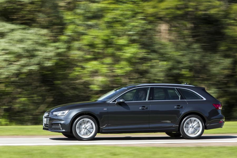  Audi A4 Avant 2.0 TFSI S-Line (B9) 2016 года  (LA) (фото 3 из 17)